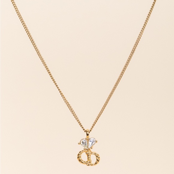Dior: CD Crystal Heart Logo Pendant Gold-Plated Necklace - Picture 3 of 5